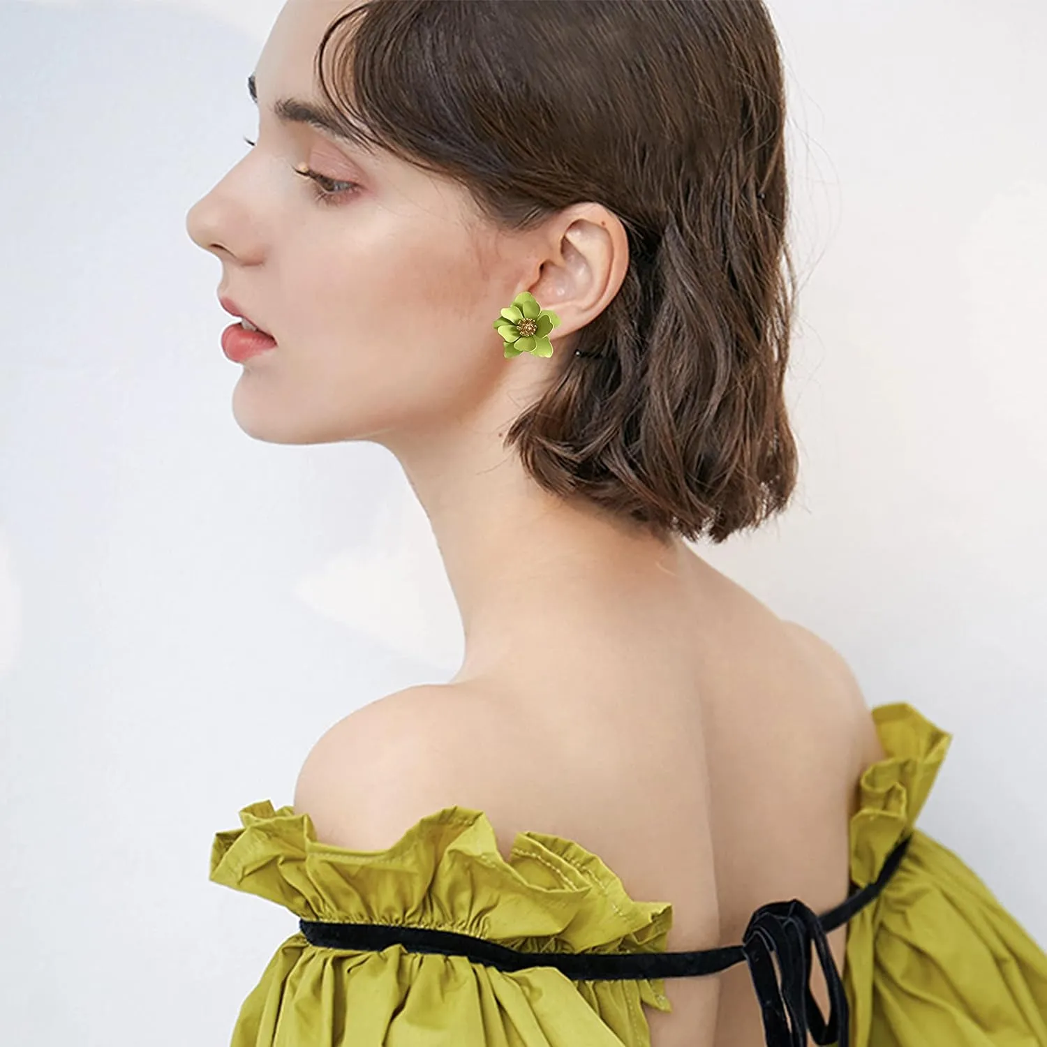 Chic Cute Boho Matte Flower Statement Stud Earrings with Gold Flower Bud for Women Sister Mom Lover and Friends