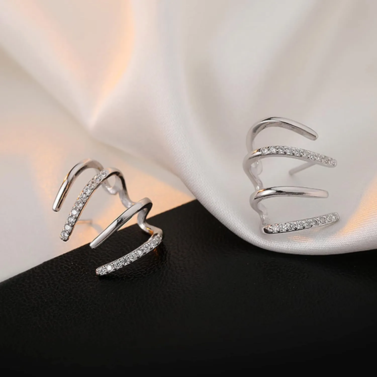 Claw Earring Cuff Zircon Needle Stud Ear Cuffs Gold Claw Earrings for Women Dainty Minimalist Huggie Ear Wrap Piercing Stud Earrings