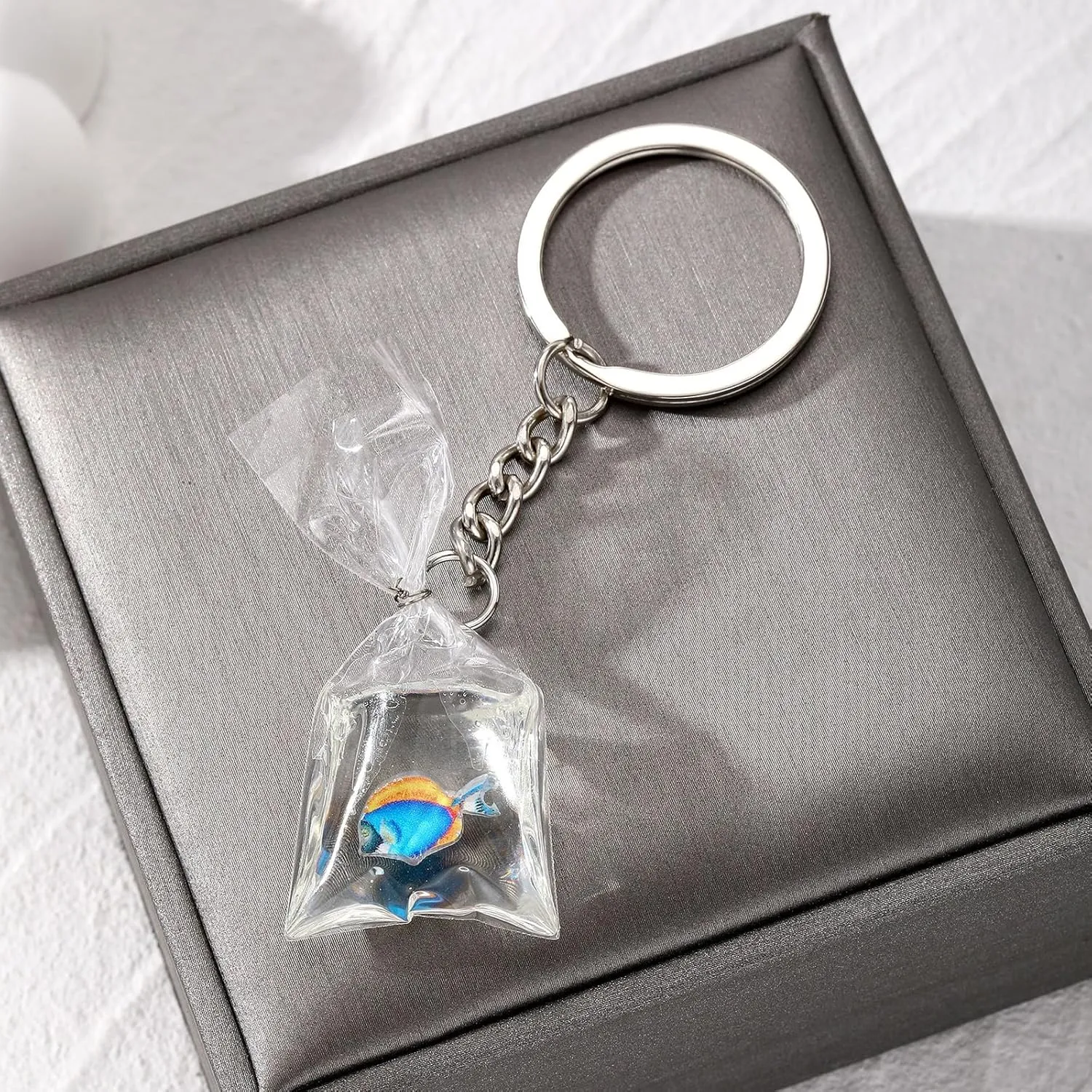 Creative Resin Water Bag Keychain Charm Stylish Resin Fish Keychain with Transparent Water Bag Chic Hangings Decoration, as show