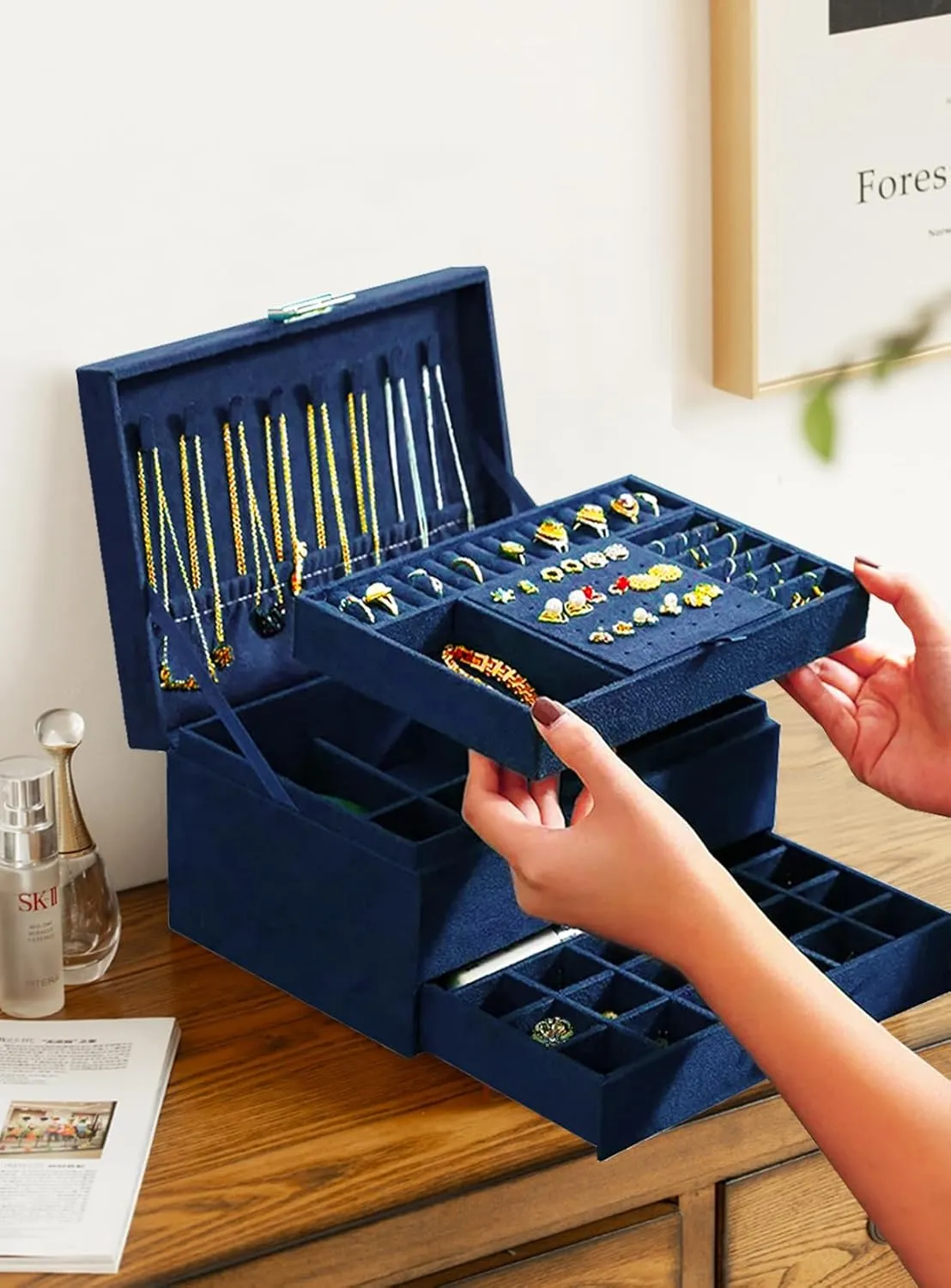 Jewelry Boxes for Women Navy Velvet Jewelry Organizer with Lock,Teen Jewelry Organizers and Storage Earring and Necklace Holder Organizer Box Womens Jewelry Box for Necklaces Earrings Rings Bracelets