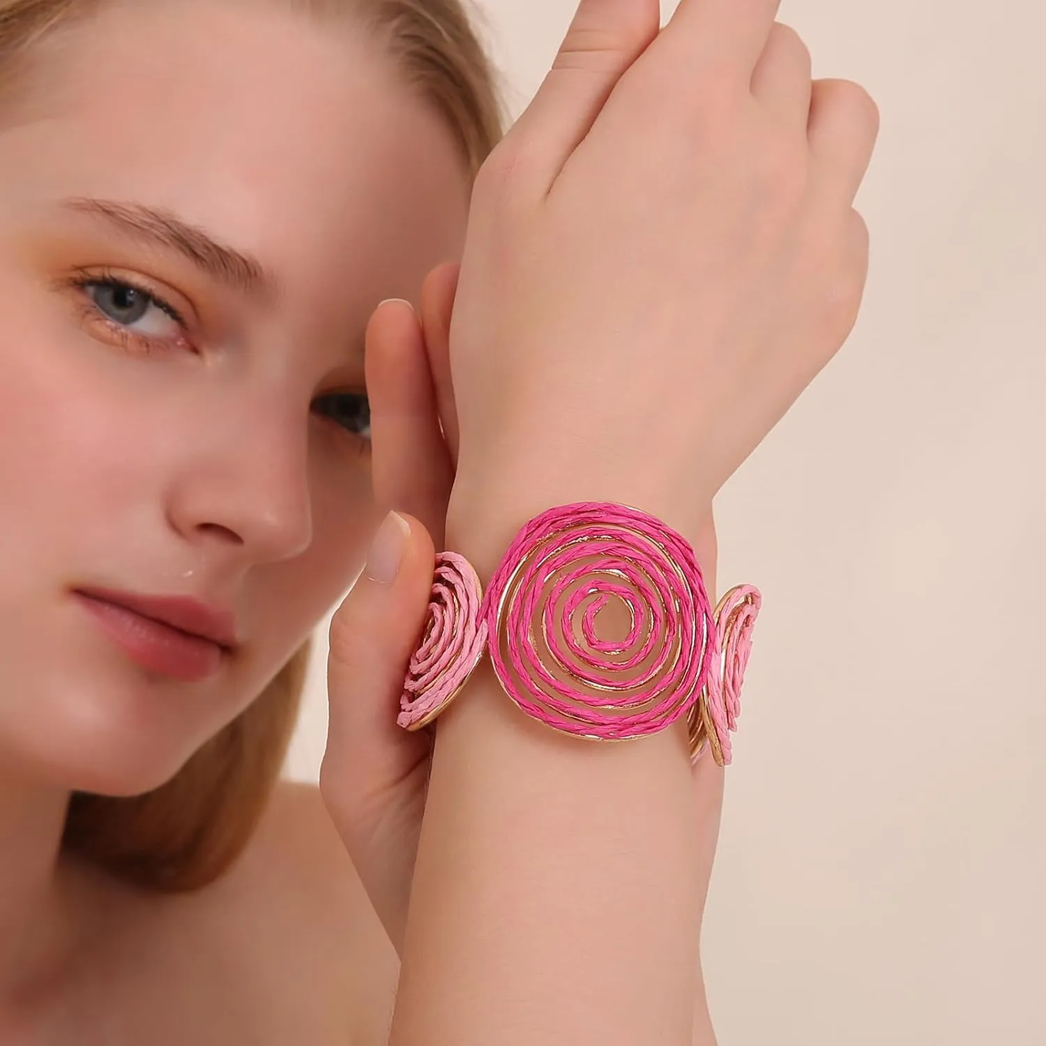 Raffia Spiral Cuff Bracelet for Women, Colorful Swirl Bangle Chunky Bangle Handmade Rattan Statement Bracelet